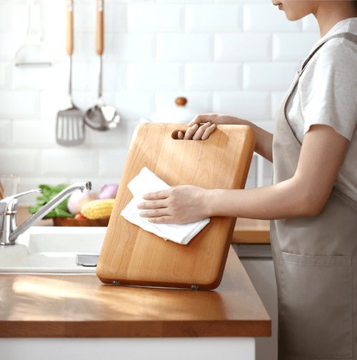 Oiling wooden chopping board cutting board oil wooden kitchen utensils singapore sg