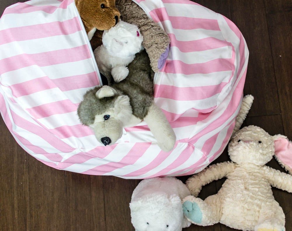 Use stuff animals as a bean bag, toy storage ideas for small spaces, kids organization ideas, diy toy storage ideas, children's bedroom storage ideas, Style Degree, Singapore, SG, StyleMag.