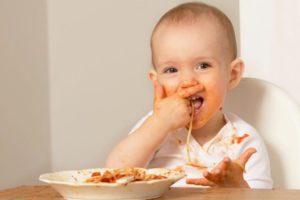 How to remove baby food stains, removing kids food stain, removing toddler stain, fruits & vegetable stains, berry stains, Style Degree, Singapore, SG, StyleMag.
