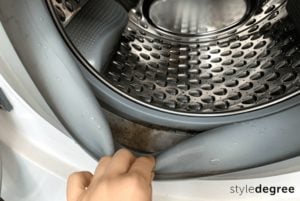 How to clean front load washing machine, how to remove mould from rubber seal in washing machine, how to clean washing machine door seal, Style Degree, Singapore, SG, StyleMag.