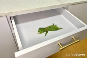 Use pandan leaves to remove smell, new furniture deodorizer, how to remove new cabinet smell, how to get rid of cabinet smell, Style Degree, Singapore, SG, StyleMag.