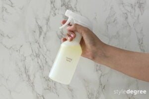 Holding DIY dusting spray, Holding DIY dust repellent spray, Style Degree, Singapore, SG, StyleMag.