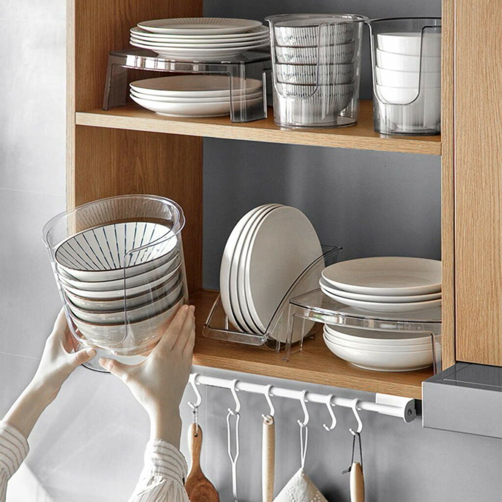 6 Ways In Which You Can Organize Your Dish Plates