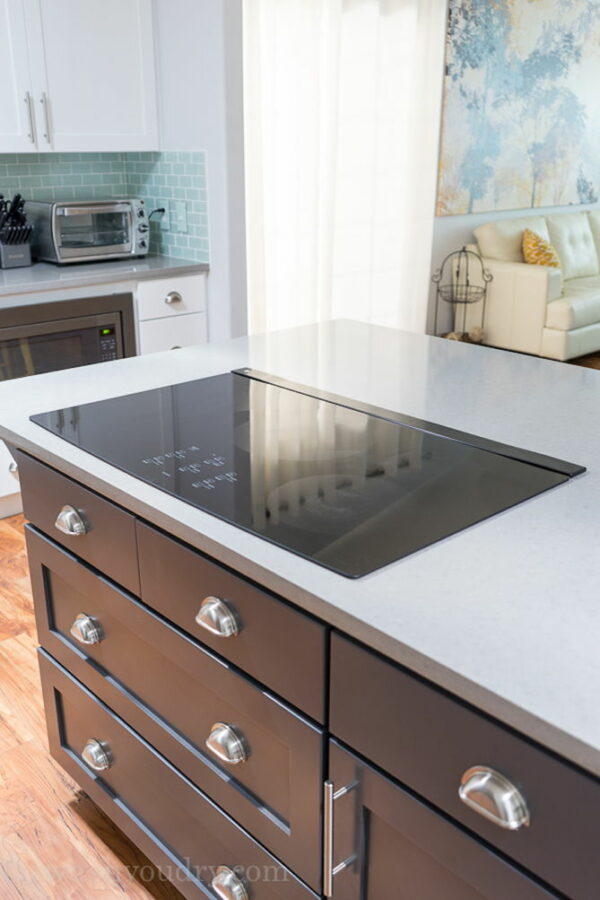 Stove And Cabinets In Kitchen Island - StyleMag - Style Degree