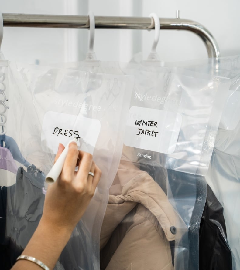 ClearVacuum™ Hanging Vacuum Storage Bag Set Travel Luggage Wardrobe Clothes Storage Style Degree